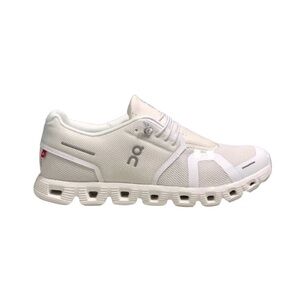 On Cloud women's sneakers  size W6